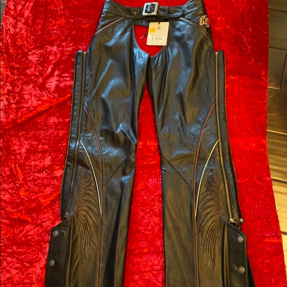 Leather ladies size medium Harley-Davidson chaps